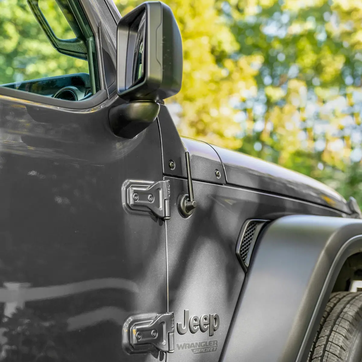 Perfect-Fit Stubby Antenna | Jeep Wrangler & Gladiator (2017-2023) 1
