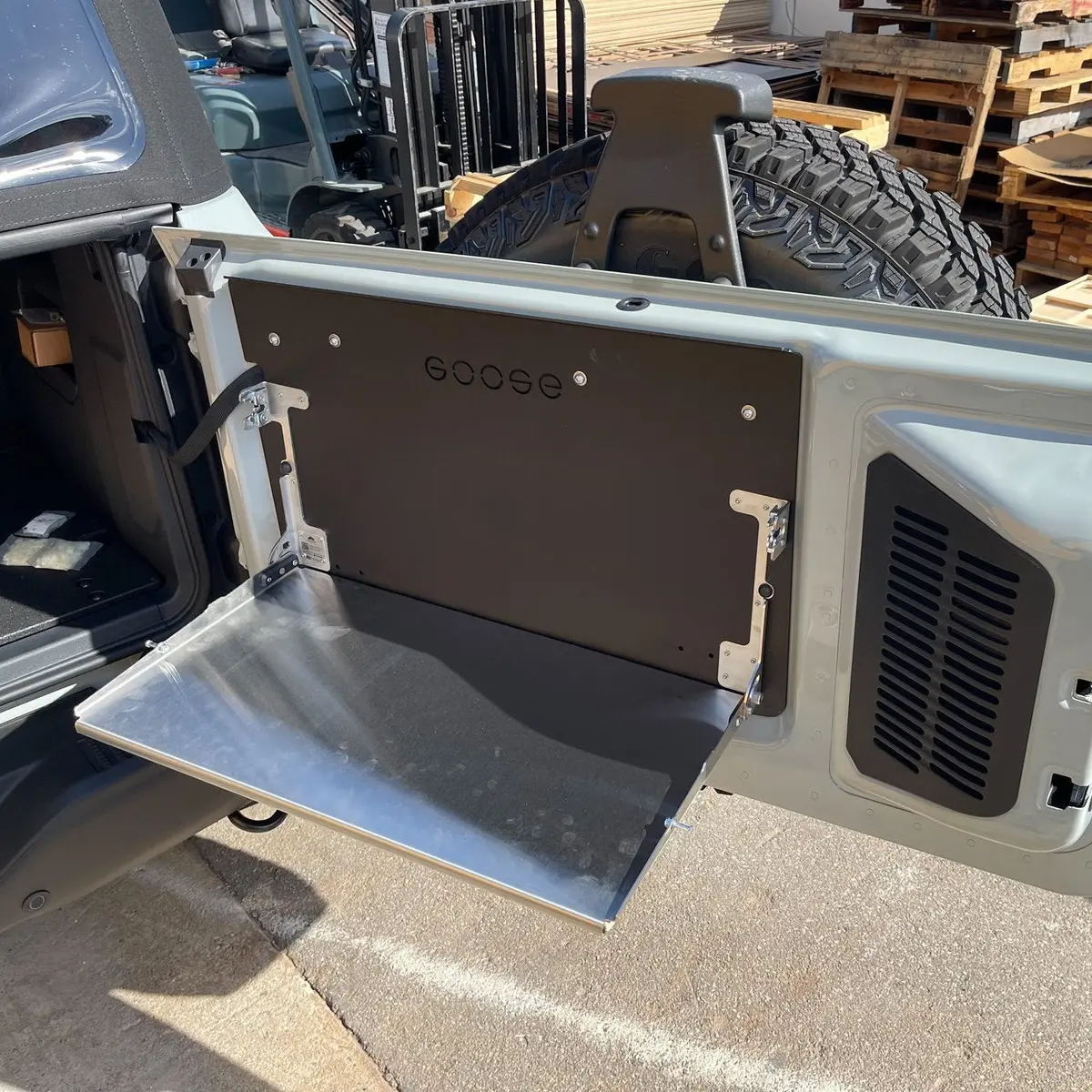 '21-23 Ford Bronco Goose Gear Tailgate Table 1