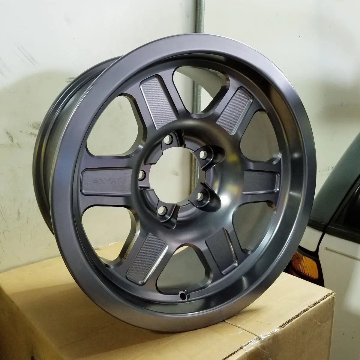 G400 Smooth Lip Wheel 20X9.0" 8 Lug 5