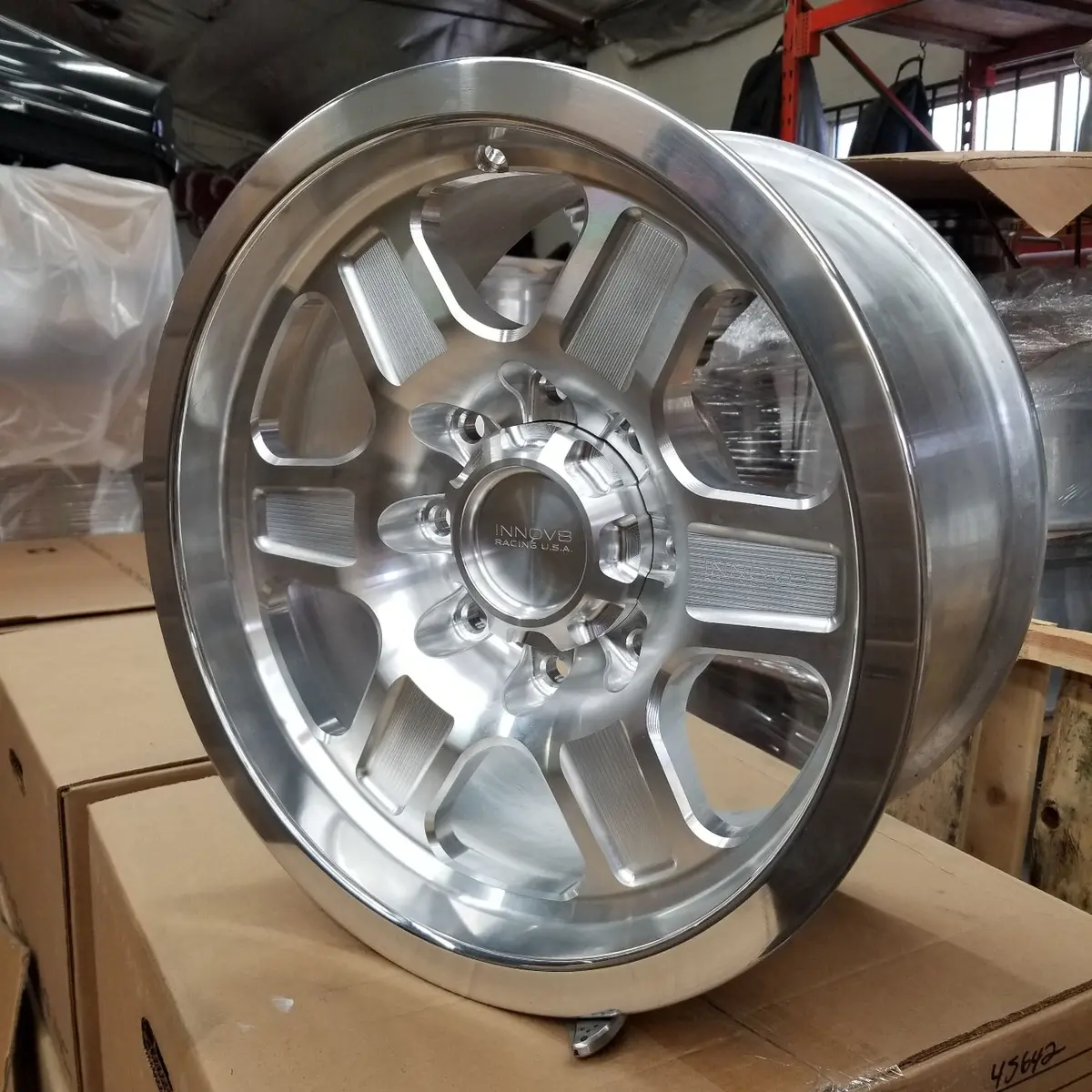 G400 Smooth Lip Wheel 18X9.0" 8 Lug 2