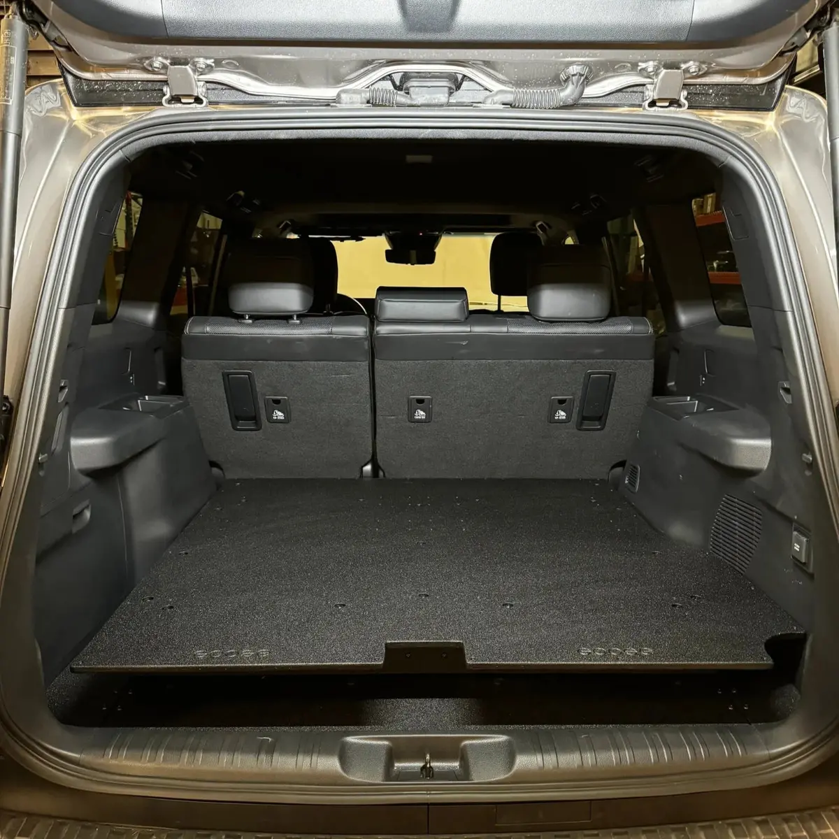 '24+ Lc250 Explore Series Rear Plate System 1
